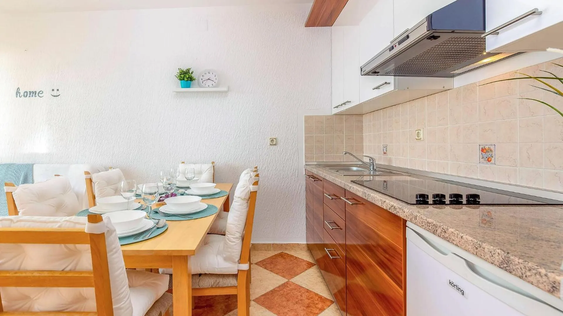 Cozy Apartment In Crikvenica With Kitchen